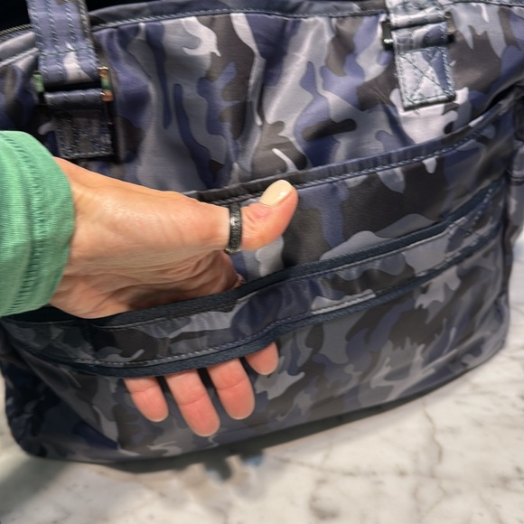 Lug Windjammer Convertible Tote Bag Camo Navy - Picture 10 of 12